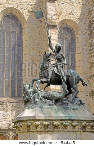 Saint Gheorghe Statue