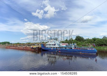 Gorodets,, Russia. - June 2.2016. Tug River Near Gateway Gorodetsky.