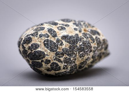 Dotted Chrome Ore 