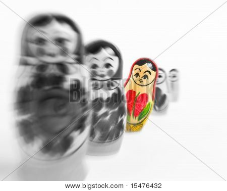 Matrjoschka-Puppe. Individualität-Konzept