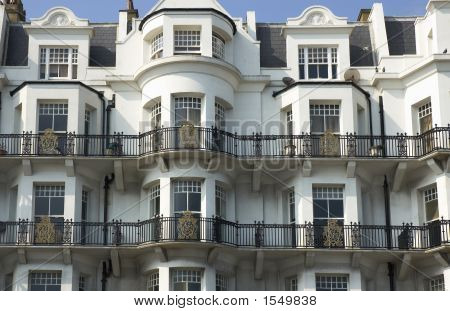 Edificio blanco