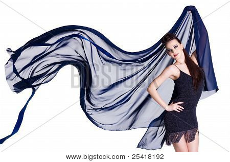 Donna moderna con il salto in Chiffon