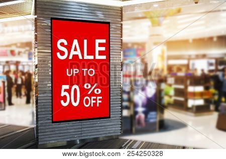 Big Sale 50% Mock Up Advertise Billboard Or Advertising Light Box In Department Store Shopping Mall 
