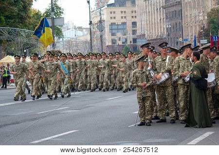 Kiev, Ukraine - August 19, 2018: Servicemen Of The Ukrainian Army On Rehearsal Of The Military Parad