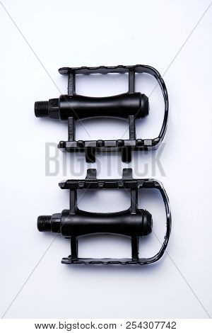 Serie Sport: Pedal With Reflector Isolated On White Background
