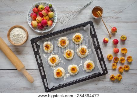 Sponge Apple Cake 