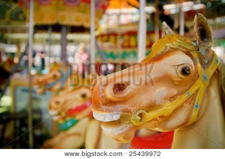 Caballo de carrusel de carnaval