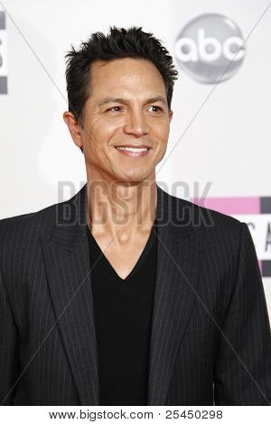 LOS ANGELES - 20 de novembro: Benjamin Bratt 2011 American Music Awards realizada no Nokia Theatre L.A. Li