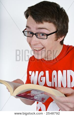 Ung Man med en bok