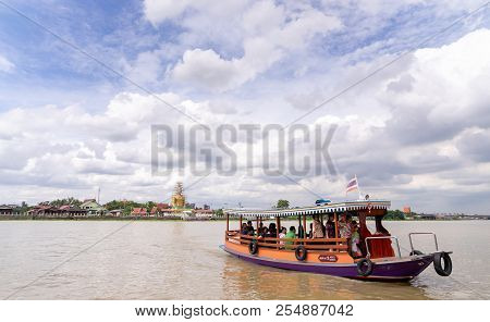 Thai Ferry Deliver Passengers From Another Side Of The Choa Pra Ya River To Tourist Palce In Kro Kre