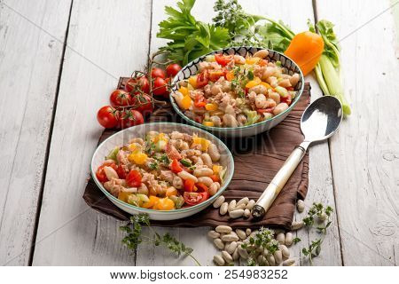 salad with tuna cannellini beans pepper and tomatoes