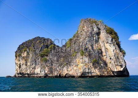 Koh Ma - Chuek Island,trang Province Thailand,cliff At  Koh Kradan Island,pakmeng Sea