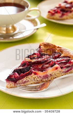 Délicieux gâteau prune