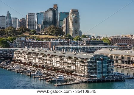 Sydney, Australia - December 11, 2009: Walsh Bay Pier With Upscale Housing And Private Boat Docks Wi