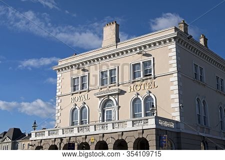 Weston-super-mare, Uk - October 1, 2018: The Royal Hotel, Built Around 1808 Was The First Hotel In T