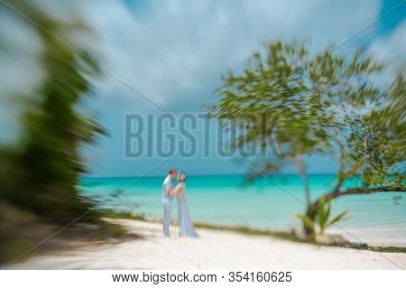 Bride And Groom On A Caribbean Beach, Lensbaby Artistic Blur,
