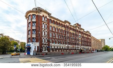 City The Moscow .house Of Cheap Apartments. Solodovnikova 