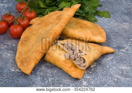 Tasty Little Russian Pies With Meat Posikunchiki