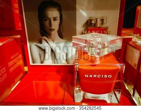 Fragrance For Women Narciso Rodriguez Narciso Rouge Eau De Parfum By Aeffe Usa Inc. In Magzine Perfu