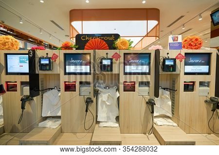 SINGAPORE - JANUARY 20, 2020: self-checkout facilities at Jasons Deli in the Shoppes at Marina Bay Sands. Jasons Deli is a supermarket and delicatessen.