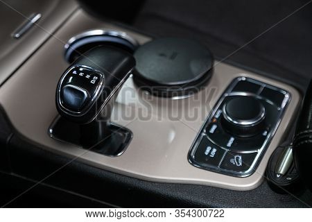 Novosibirsk, Russia -  March 05, 2020: Jeep Grand Cherokee, Close-up View Of The Automatic Gearbox L