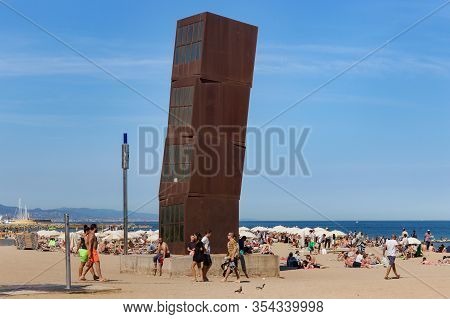 Barcelona, Spain - May 15, 2017: View Of The Famous Sculpture La Estrella Herida Known As The Wounde