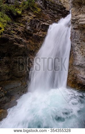 Johnston Canyon Waterfall, Banff, Alberta Kanada Travel Destination