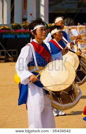 여자 놀이 전통 한국 드럼
