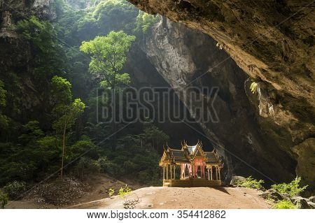 Asia Thailand Khao Sam Roi Yot Cave