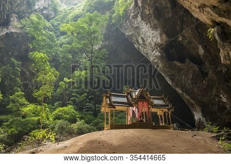 Asia Thailand Khao Sam Roi Yot Cave