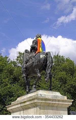 Bristol, Uk- July 9, 2017: An 18th-century Statue Of William Iii In Queen Square, Bristol, Uk Decora
