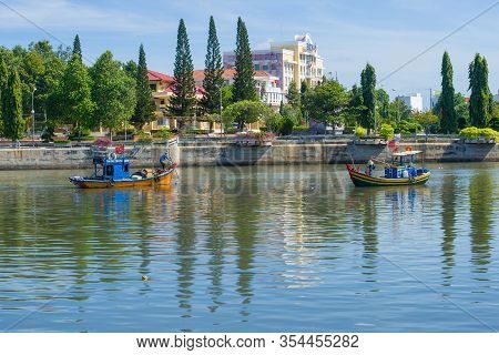 Fan Thiet, Vietnam - December 24, 2015: Sunny Day On The Sa Tu River