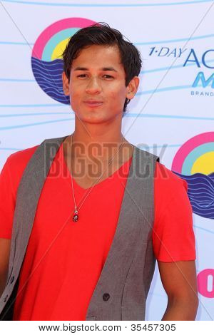 LOS ANGELES - 22 luglio: Bronson Pelletier arrivando al 2012 Teen Choice Awards al Gibson Ampithea