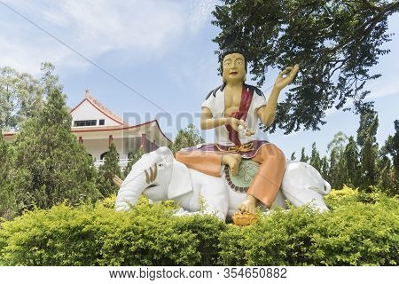 Foz Do Iguacu, Parana / Brazil; Dec 17, 2017: Chen Tien Buddhist Temple, Colorful Statue Of A Bodhis