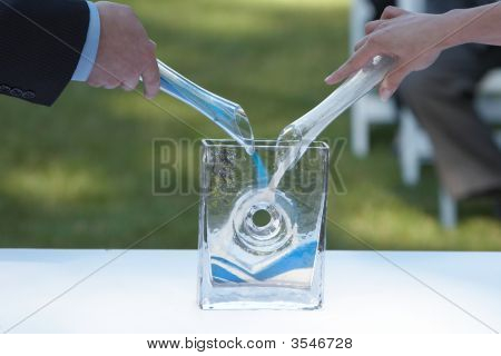 ทรายเทที่แต่งงาน