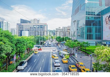 Taipei, Taiwan - May 16, 2019: Fabulous View Of Xinyi Road On Sunny Day. Day Traffic Of Taipei. Scen