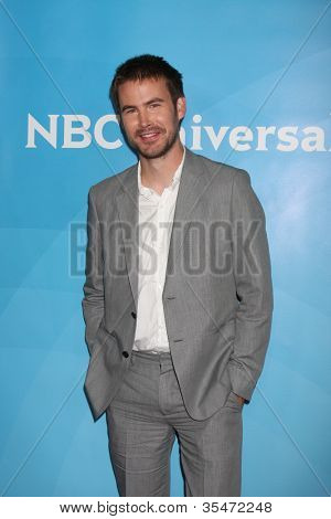 LOS ANGELES - 24 de JUL: Zach Cregger llega a la gira de prensa de NBC TCA verano 2012 en el Beverly Hilton 