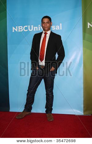 LOS ANGELES - 24 JUL: Charlie Barnett arrive à la tournée de presse de NBC TCA Eté 2012 à Beverly Hilt