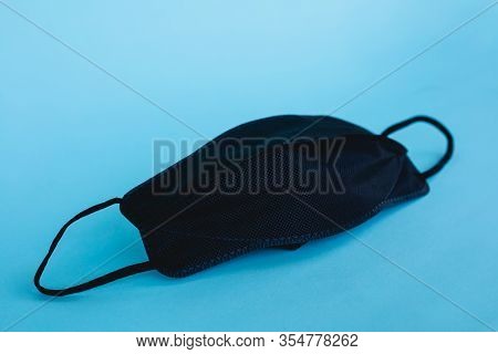 Black Face Mask For Protection Pm2.5 Dust And Germs Such As Colona Or Covid-19 Virus For Healthcare 