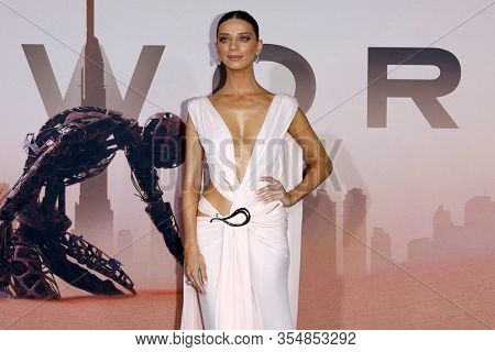LOS ANGELES - MAR 5:  Angela Serafyan at the 