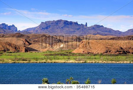 애리조나에 있는 호수 Havasu의 아름 다운 풍경