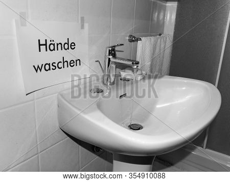 Haende Waschen (wash Your Hands) Sign