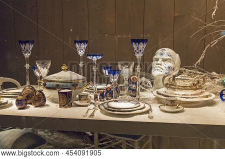 Paris, France - December 7, 2009: Decorations In The Shop Window Of A Parisian Printemps Department 
