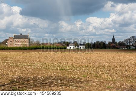 Ohe En Laak, Limburg, The Netherlands, 04 09 2022 - Rural Fields And Historical Buildings Of The Vil