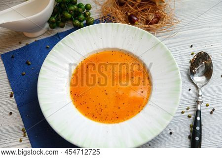 Lentil-mint Cream Soup Ezogelin. Traditional Turkish Soup.