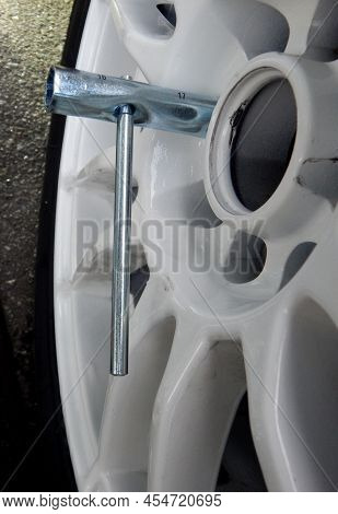 Wheel Wrench For Mounting Car Wheel Rim