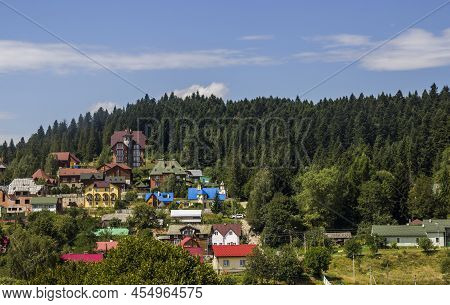 Cottages In The Valley In The Ukrainian Carpathians