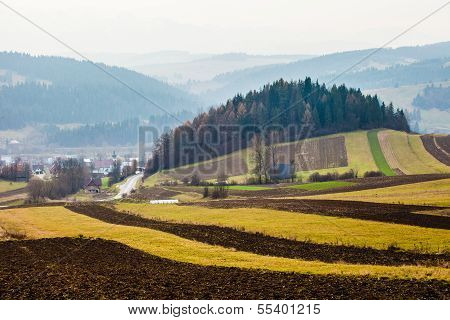 Herbst im Beskiden-Gebirge in Polen.
