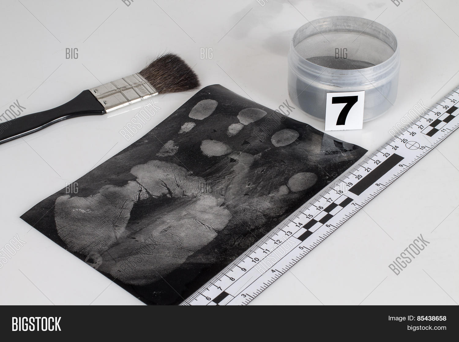 магнитная кисточка в криминалистике. набор отпечатки пальцев. дактилоскопические порошки в криминалистике. парашок для тснятия о печатков. порошок для отпечатков пальцев.