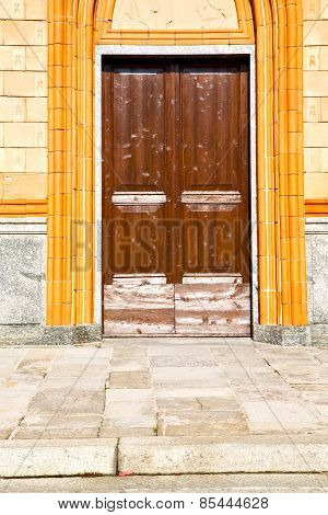 Italy  Lombardy    In  The  Ortese   Old   Church  Closed Brick Tower Wall